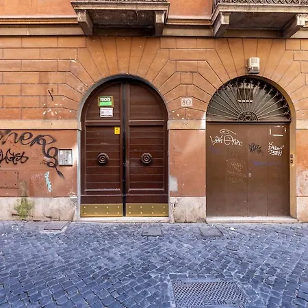 Romantic Refuge In Piazza Navona 아파트