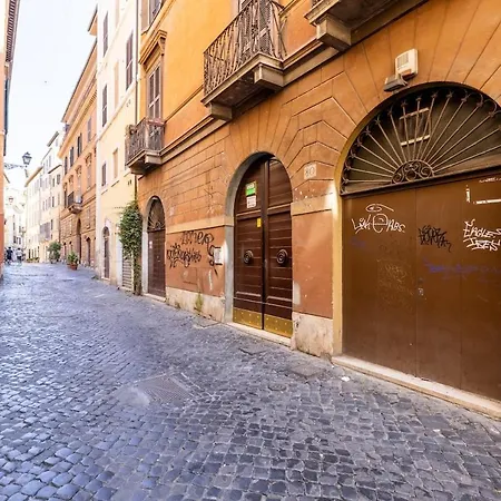 Romantic Refuge In Piazza Navona *